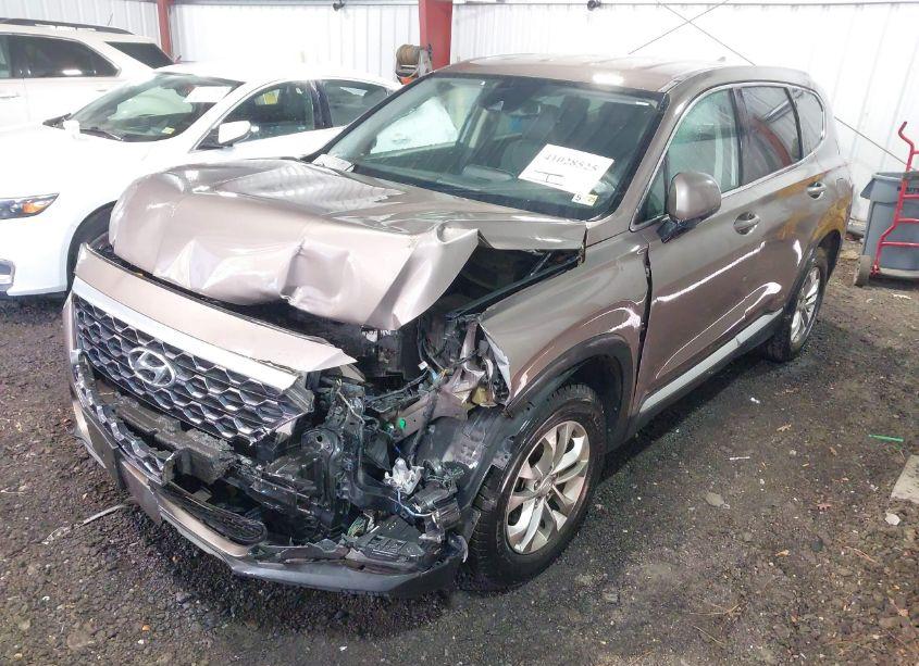 Photo 2 of 2019 Hyundai Santa FE SEL (VIN 5NMS3CAD5KH053878)