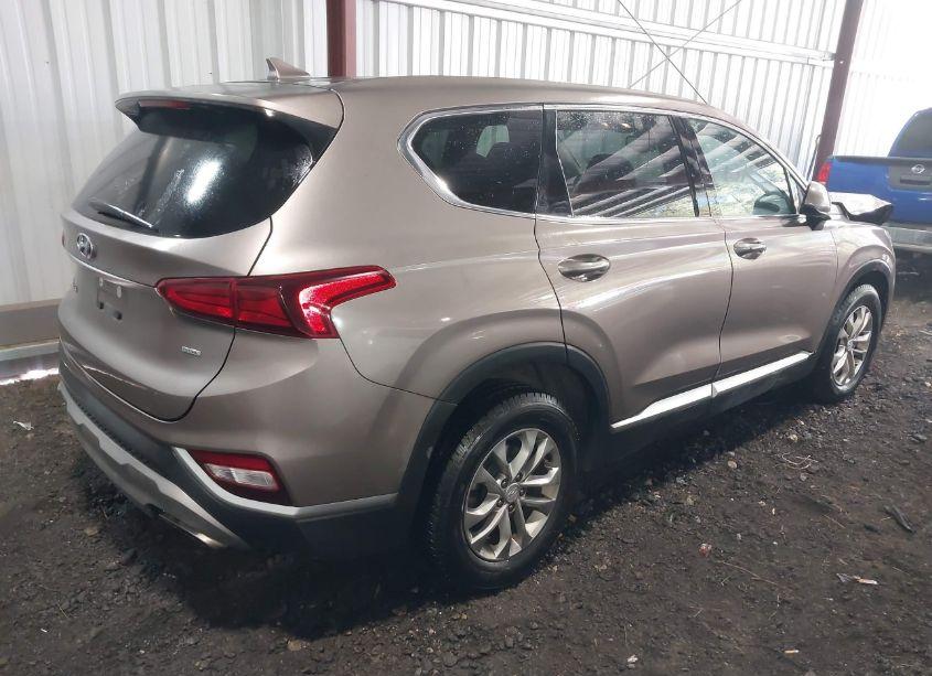 Photo 4 of 2019 Hyundai Santa FE SEL (VIN 5NMS3CAD5KH053878)