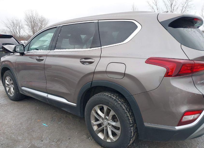 Photo 14 of 2019 Hyundai Santa FE SEL (VIN 5NMS3CAD6KH005631)