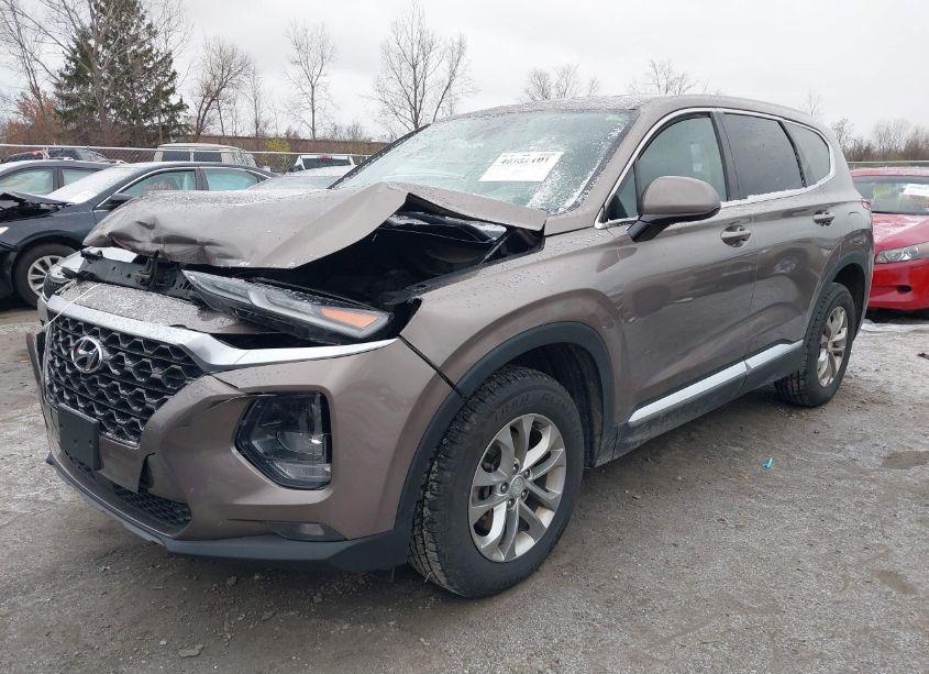 Photo 2 of 2019 Hyundai Santa FE SEL (VIN 5NMS3CAD6KH005631)