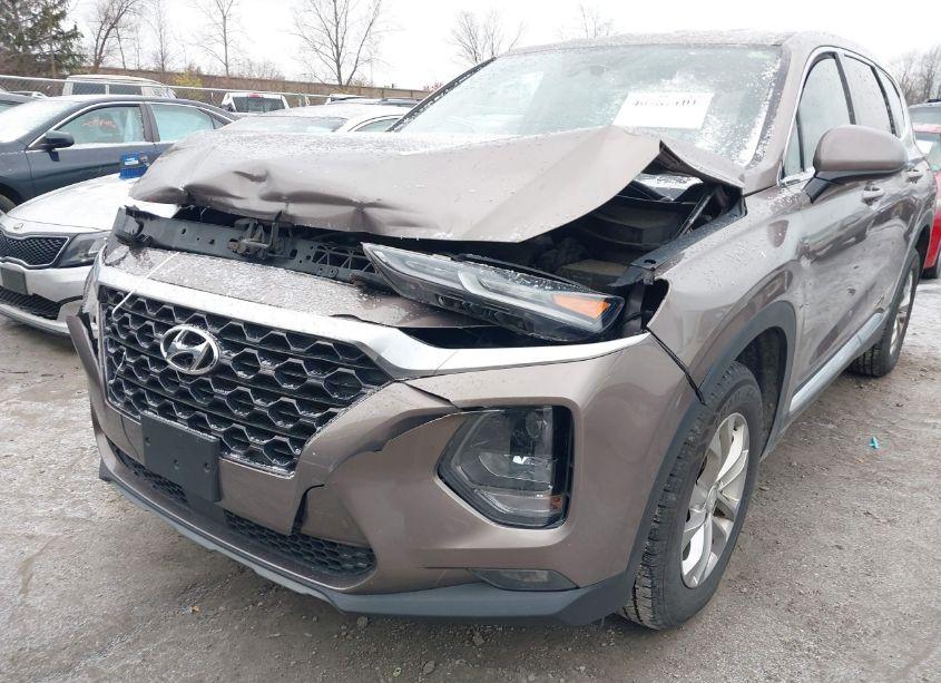 Photo 6 of 2019 Hyundai Santa FE SEL (VIN 5NMS3CAD6KH005631)