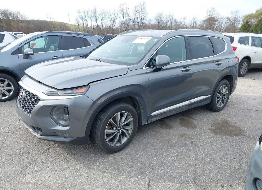 Photo 2 of 2019 Hyundai Santa FE SEL PLUS (VIN 5NMS3CAD9KH029079)