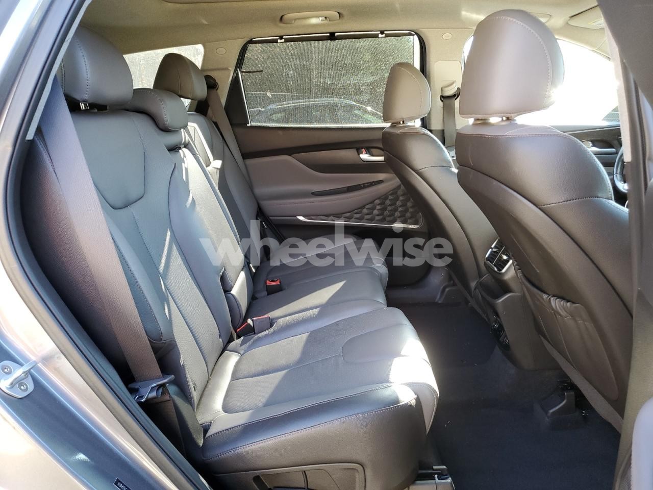 Photo 11 of 2019 HYUNDAI SANTA FE LIMITED (VIN 5NMS5CAAXKH108857)