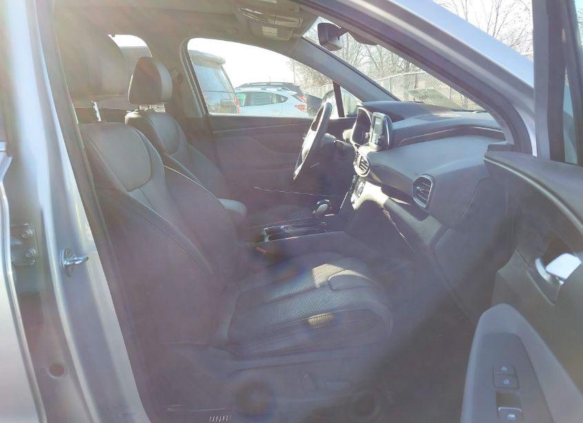 Photo 5 of 2019 Hyundai Santa FE LIMITED (VIN 5NMS5CAD7KH133144)