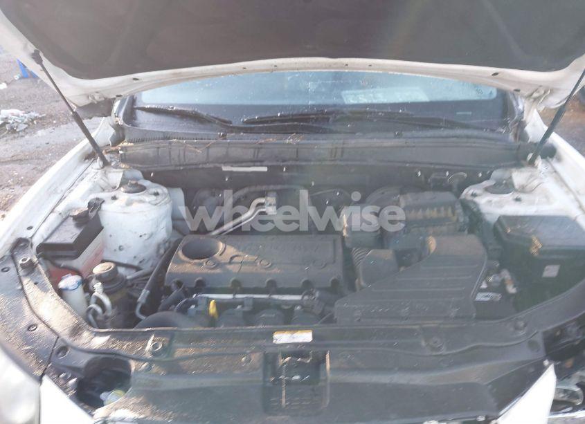 Photo 10 of 2010 Hyundai Santa FE GLS (VIN 5NMSG3AB2AH384354)