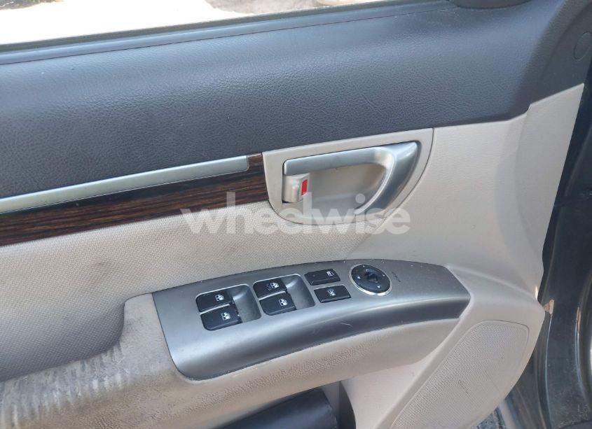 Photo 14 of 2010 Hyundai Santa FE GLS (VIN 5NMSG3AB2AH390882)