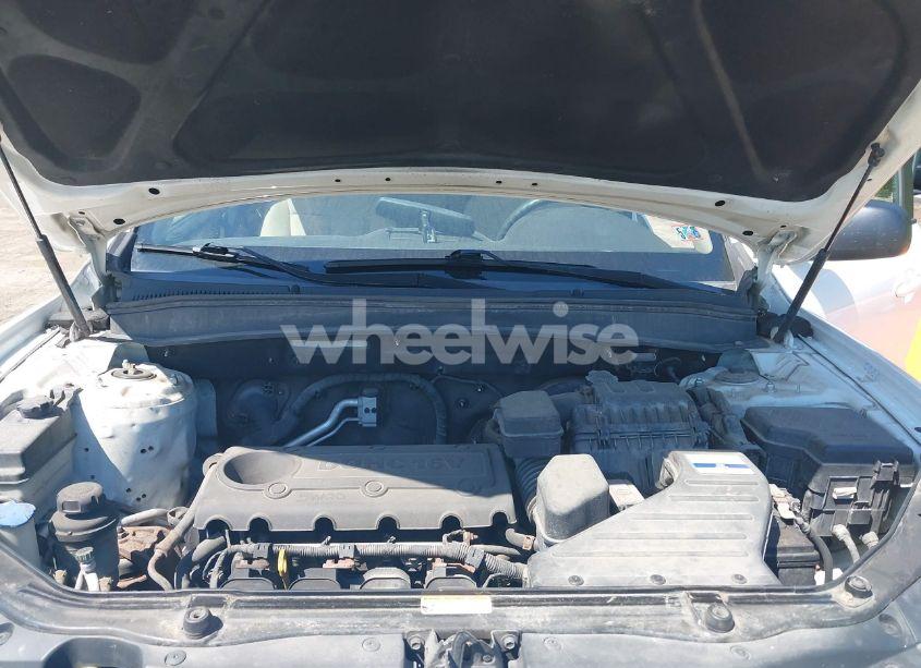 Photo 10 of 2010 Hyundai Santa FE GLS (VIN 5NMSGDAB0AH414747)