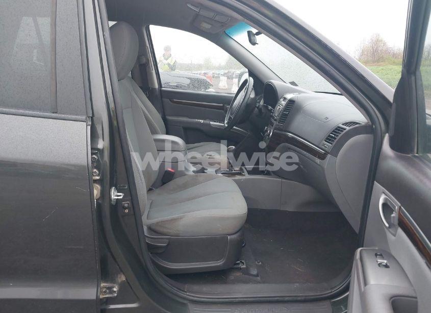 Photo 5 of 2010 Hyundai Santa FE GLS (VIN 5NMSGDAB1AH376543)