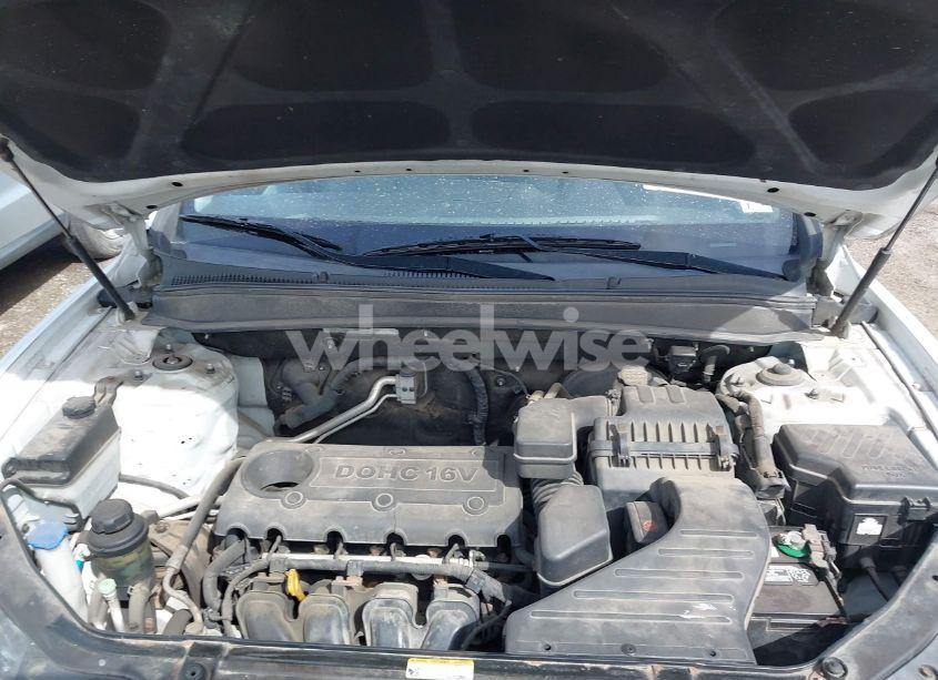 Photo 10 of 2010 Hyundai Santa FE GLS (VIN 5NMSGDAB4AH346212)