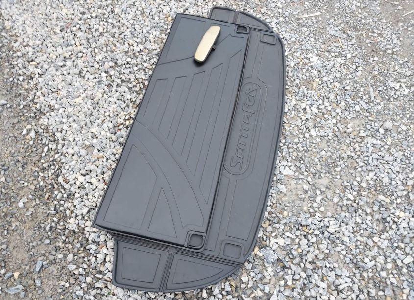 Photo 12 of 2010 Hyundai Santa FE GLS (VIN 5NMSGDAB6AH350102)