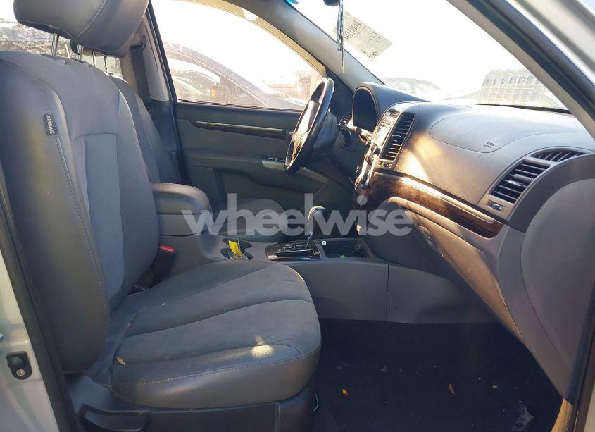 Photo 5 of 2010 Hyundai Santa FE SE (VIN 5NMSH4AG4AH393975)