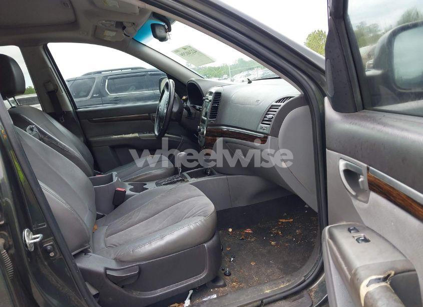 Photo 5 of 2010 Hyundai Santa FE SE (VIN 5NMSH4AG9AH387945)