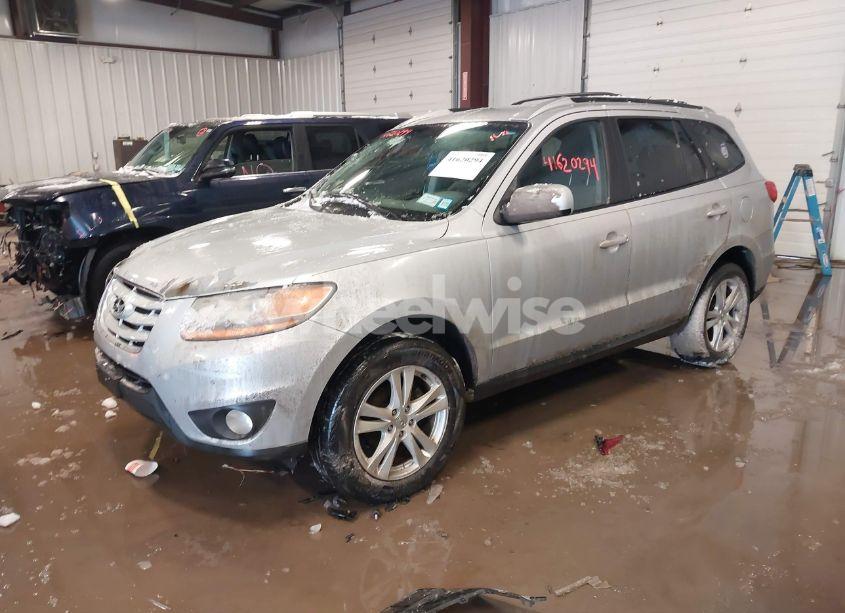 Photo 2 of 2010 Hyundai Santa FE SE (VIN 5NMSHDAG3AH343598)