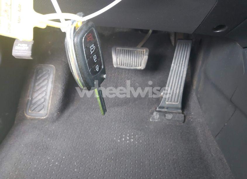 Photo 11 of 2017 Hyundai Santa FE SPORT 2.4L (VIN 5NMZT3LB5HH005087)