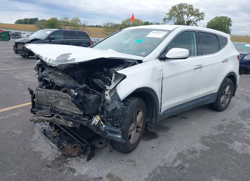 Photo 2 of 2018 Hyundai Santa FE SPORT 2.4L (VIN 5NMZTDLB3JH094458)