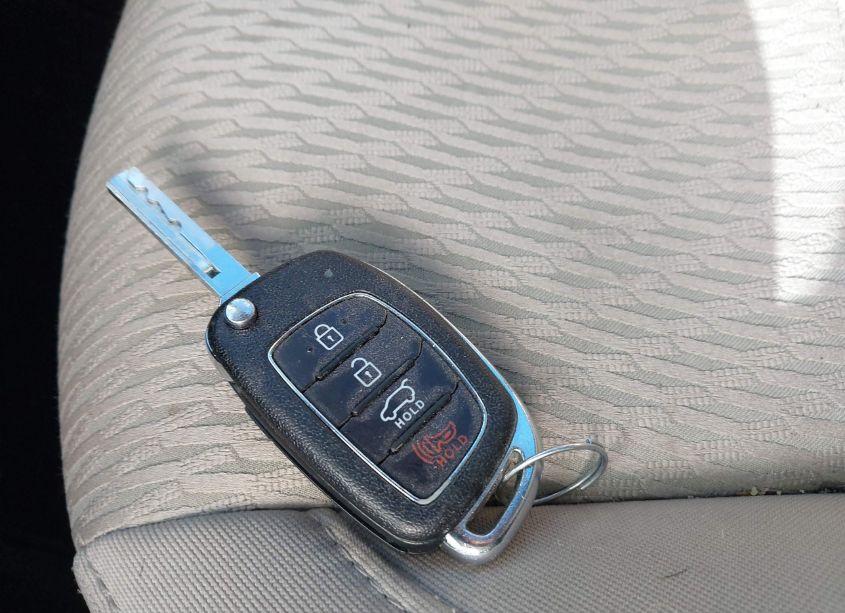 Photo 11 of 2017 Hyundai Santa FE SPORT 2.4L (VIN 5NMZTDLB6HH020185)