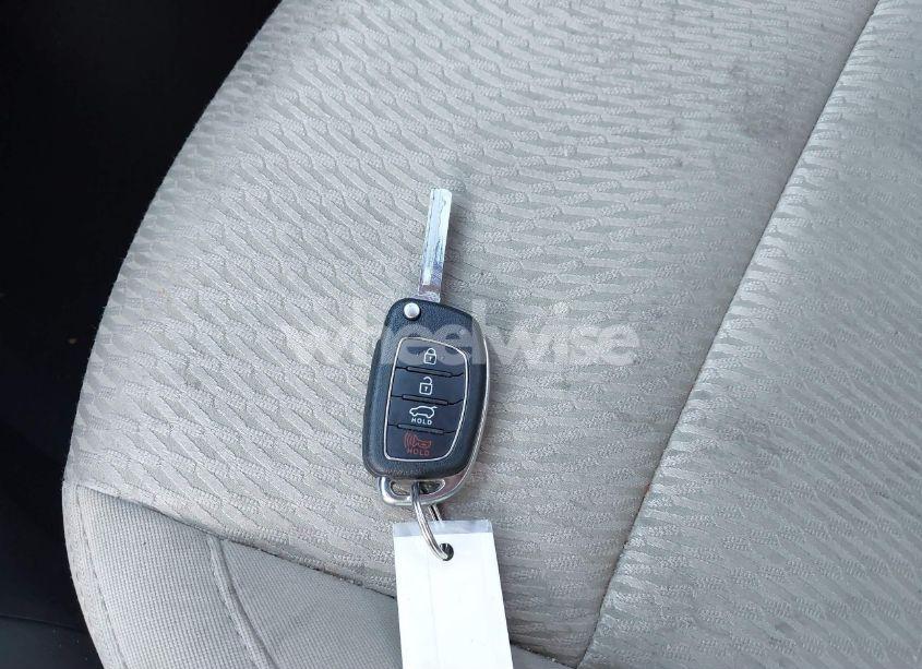 Photo 11 of 2017 Hyundai Santa FE SPORT 2.4L (VIN 5NMZU3LB9HH011083)