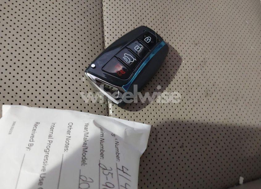 Photo 11 of 2017 Hyundai Santa FE SPORT 2.4L (VIN 5NMZUDLB0HH007932)