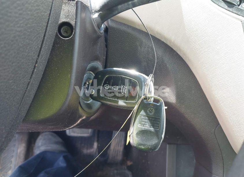 Photo 11 of 2017 Hyundai Santa FE SPORT 2.4L (VIN 5NMZUDLB1HH028370)