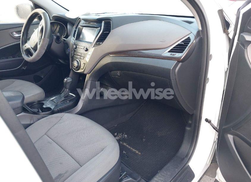 Photo 5 of 2018 Hyundai Santa FE SPORT 2.4L (VIN 5NMZUDLB3JH056905)