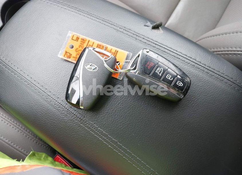 Photo 11 of 2017 Hyundai Santa FE SPORT 2.4L (VIN 5NMZUDLB8HH011954)