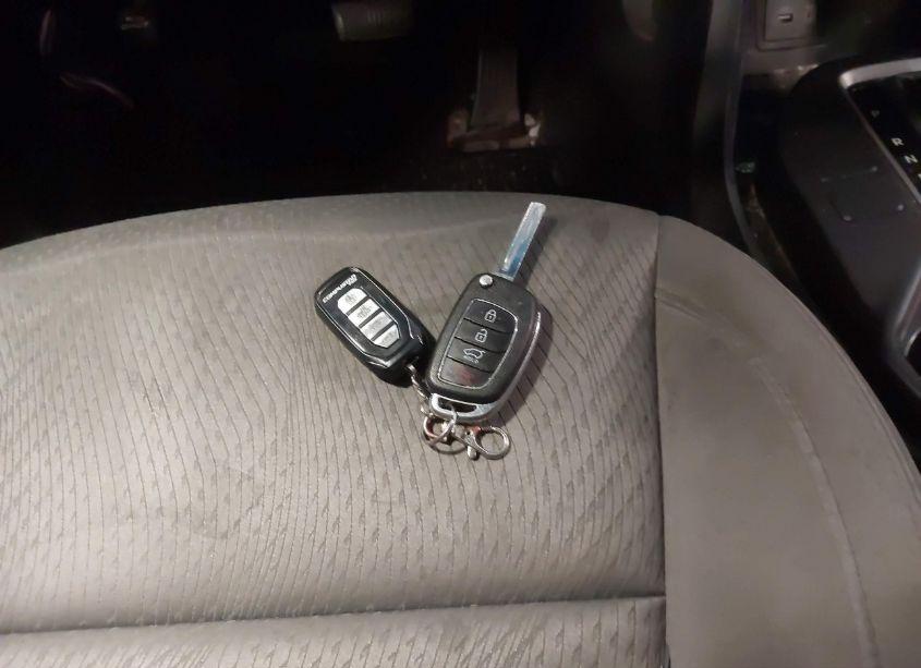 Photo 11 of 2017 Hyundai Santa FE SPORT 2.4L (VIN 5NMZUDLB8HH021335)