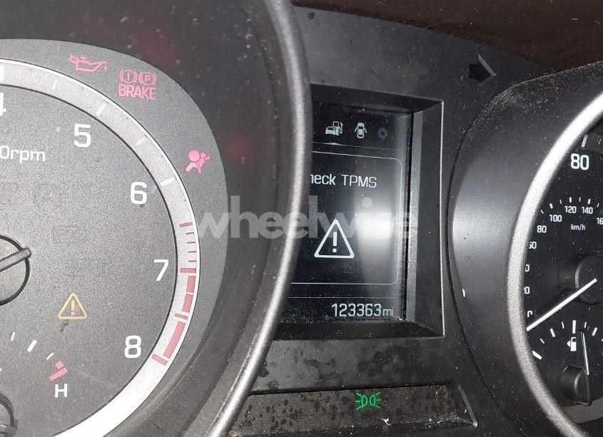 Photo 16 of 2017 Hyundai Santa FE SPORT 2.4L (VIN 5NMZUDLB8HH033369)