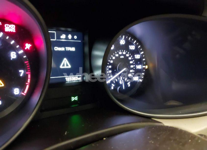 Photo 7 of 2017 Hyundai Santa FE SPORT 2.4L (VIN 5NMZUDLB8HH033369)