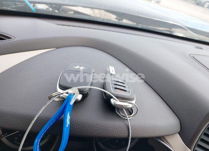 Photo 11 of 2017 Hyundai Santa FE SPORT 2.4L (VIN 5NMZUDLBXHH041621)