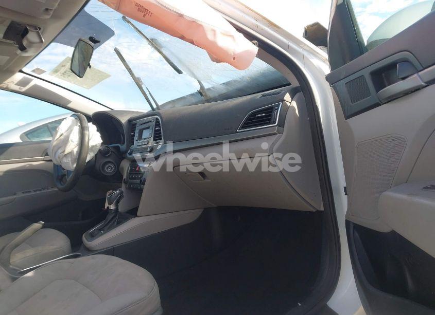 Photo 5 of 2017 Hyundai Elantra SE (VIN 5NPD74LF0HH084713)