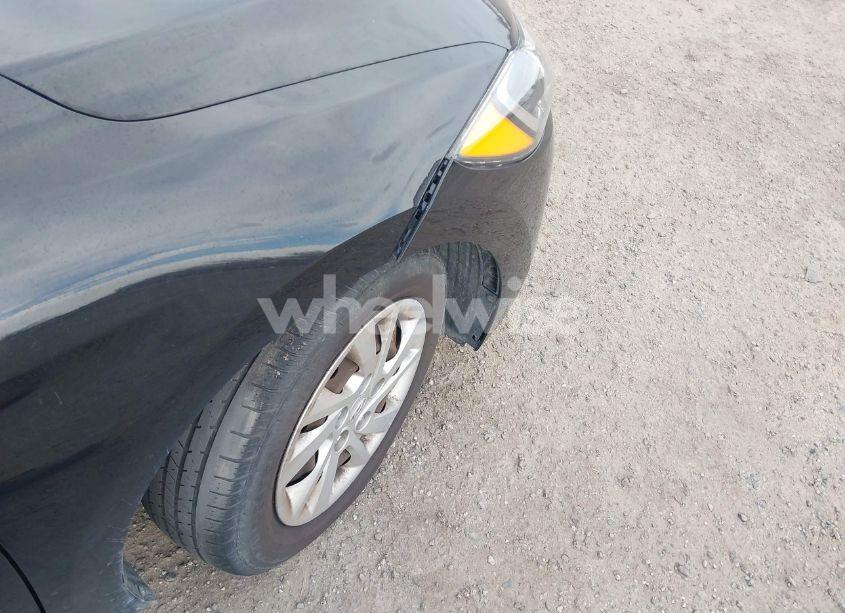 Photo 6 of 2017 Hyundai Elantra SE (VIN 5NPD74LF0HH100568)