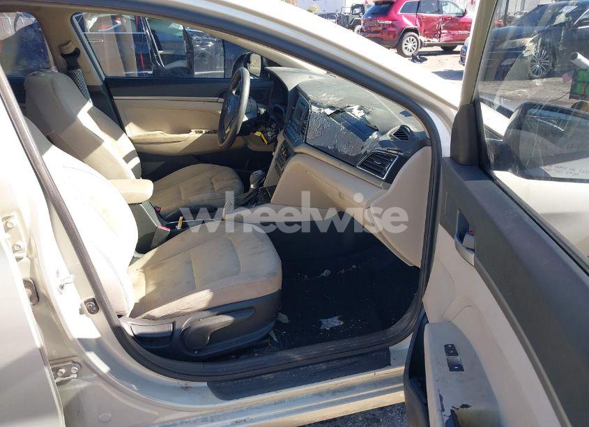 Photo 5 of 2017 Hyundai Elantra SE (VIN 5NPD74LF0HH125616)