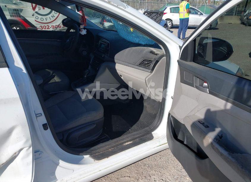 Photo 5 of 2017 Hyundai Elantra SE (VIN 5NPD74LF0HH139158)