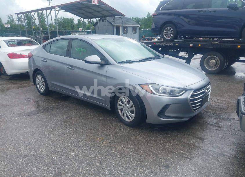 2017 Hyundai Elantra SE (VIN 5NPD74LF0HH166392) main photo
