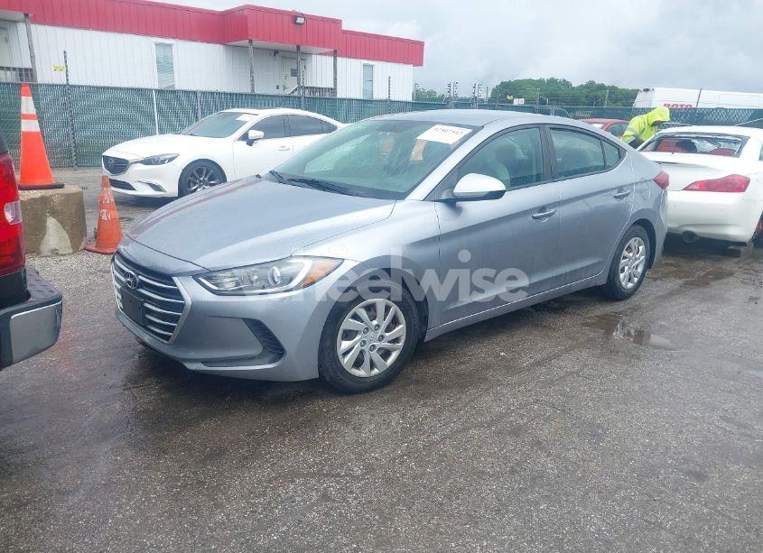 Photo 2 of 2017 Hyundai Elantra SE (VIN 5NPD74LF0HH166392)