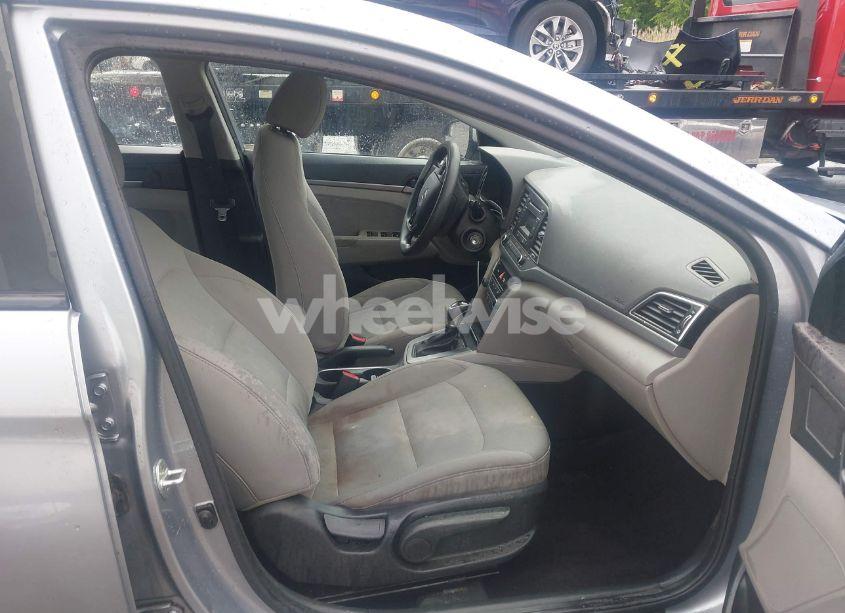 Photo 5 of 2017 Hyundai Elantra SE (VIN 5NPD74LF0HH166392)