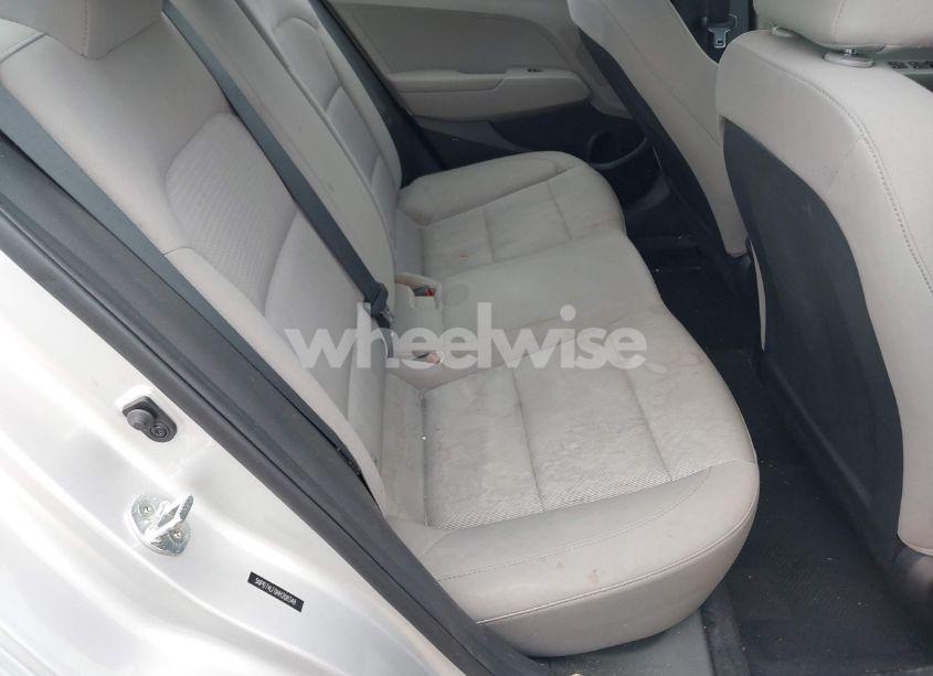 Photo 8 of 2017 Hyundai Elantra SE (VIN 5NPD74LF0HH208348)