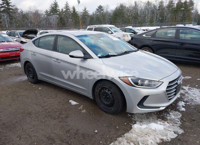 2017 Hyundai Elantra SE (VIN 5NPD74LF0HH211279) main photo