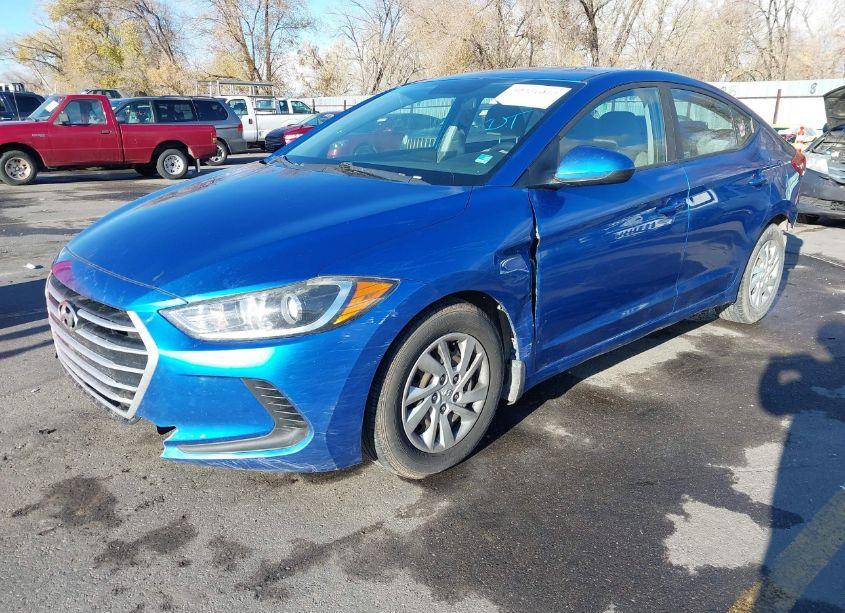 Photo 2 of 2018 Hyundai Elantra SE (VIN 5NPD74LF0JH231909)