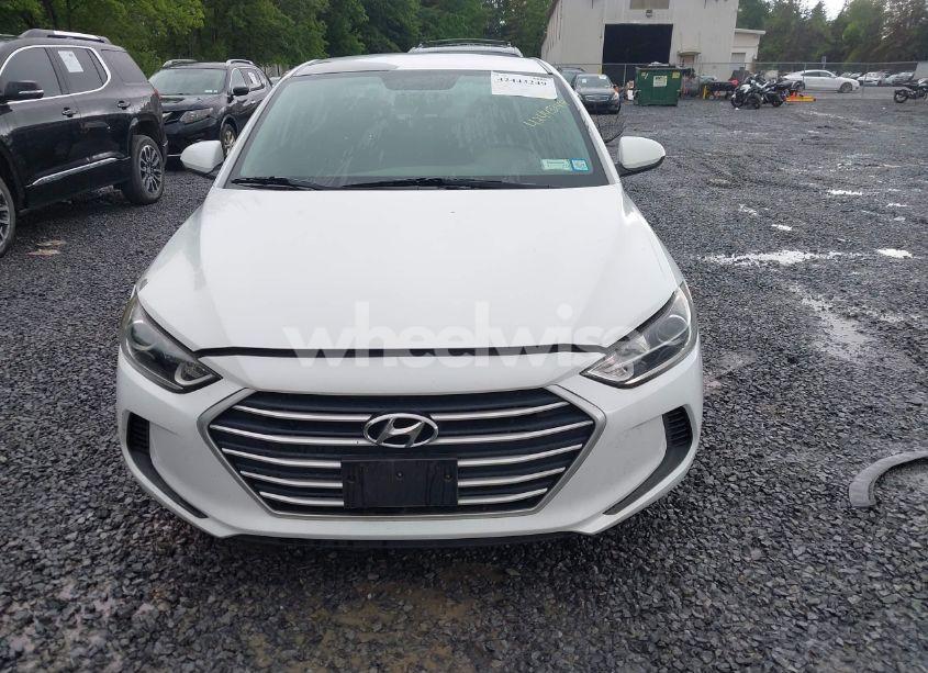 Photo 12 of 2018 Hyundai Elantra SE (VIN 5NPD74LF0JH245292)