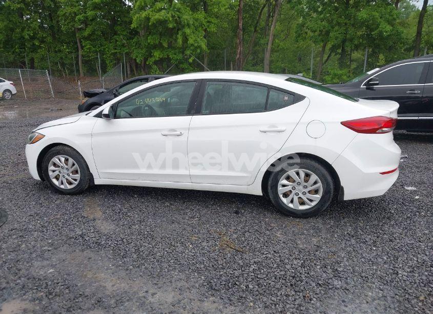 Photo 14 of 2018 Hyundai Elantra SE (VIN 5NPD74LF0JH245292)