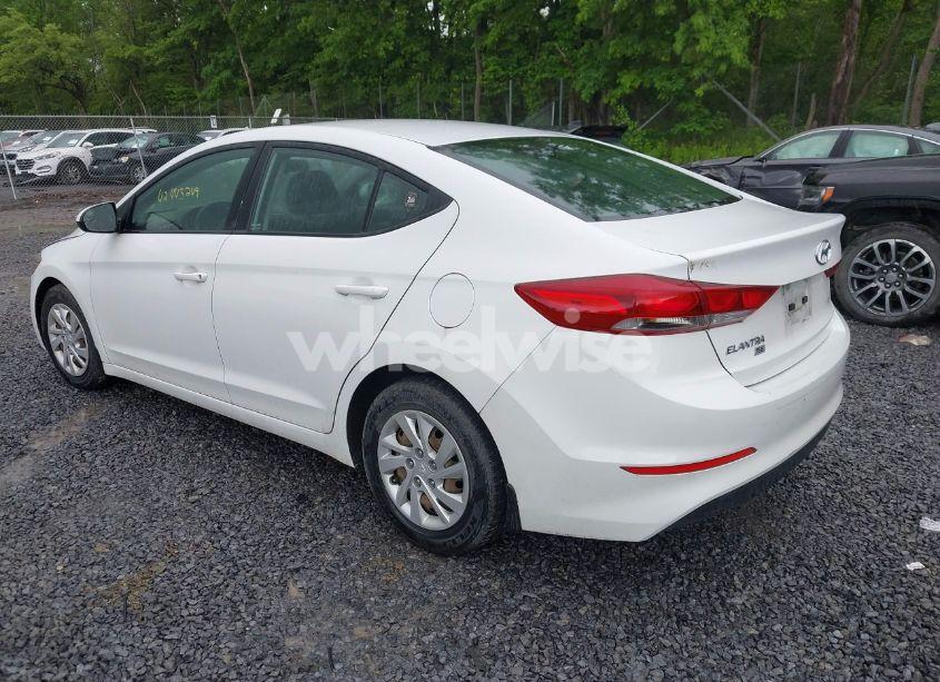 Photo 3 of 2018 Hyundai Elantra SE (VIN 5NPD74LF0JH245292)