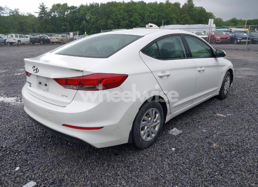 Photo 4 of 2018 Hyundai Elantra SE (VIN 5NPD74LF0JH245292)