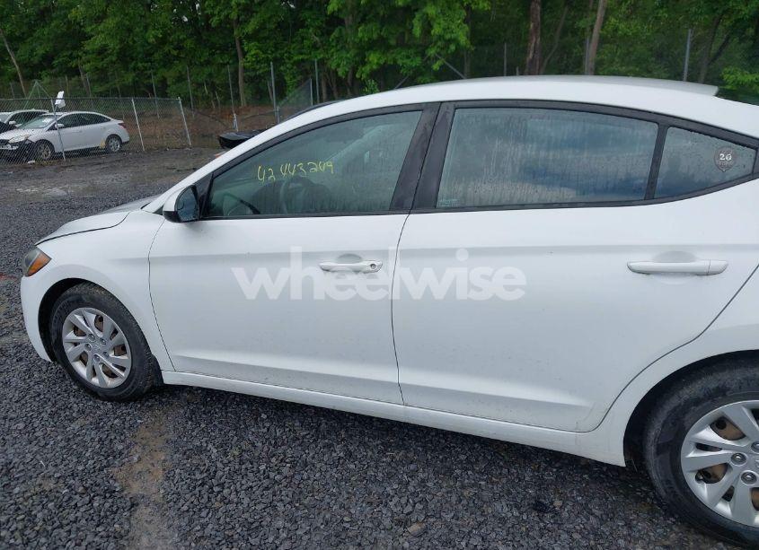 Photo 6 of 2018 Hyundai Elantra SE (VIN 5NPD74LF0JH245292)