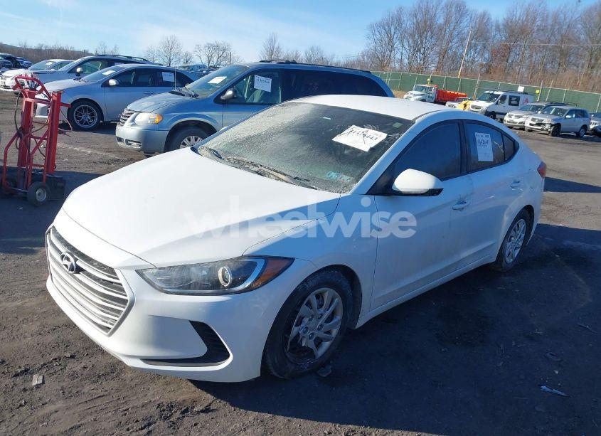 Photo 2 of 2018 Hyundai Elantra SE (VIN 5NPD74LF0JH253179)