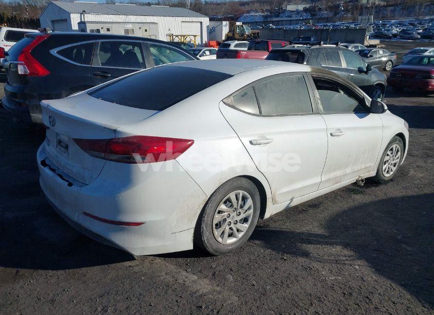 Photo 4 of 2018 Hyundai Elantra SE (VIN 5NPD74LF0JH253179)