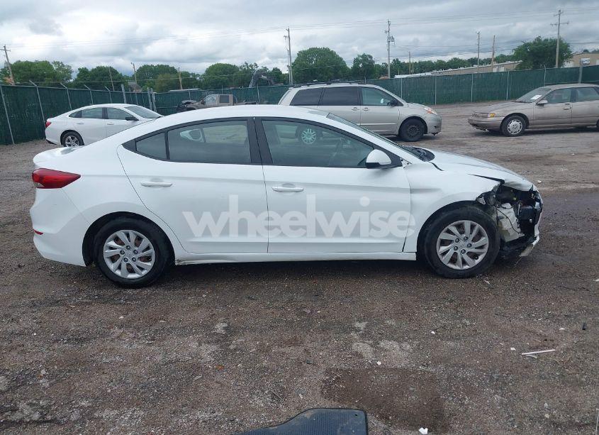 Photo 13 of 2018 Hyundai Elantra SE (VIN 5NPD74LF0JH342332)