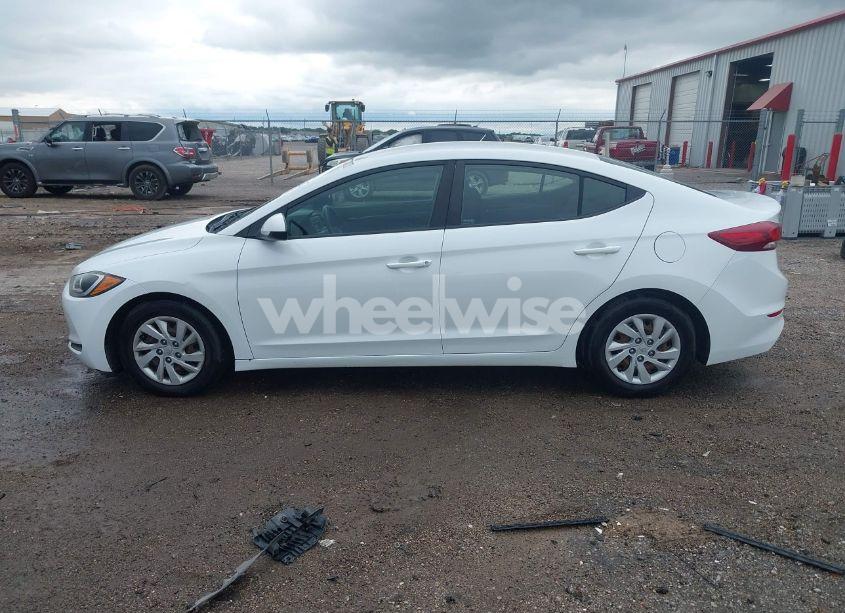 Photo 14 of 2018 Hyundai Elantra SE (VIN 5NPD74LF0JH342332)
