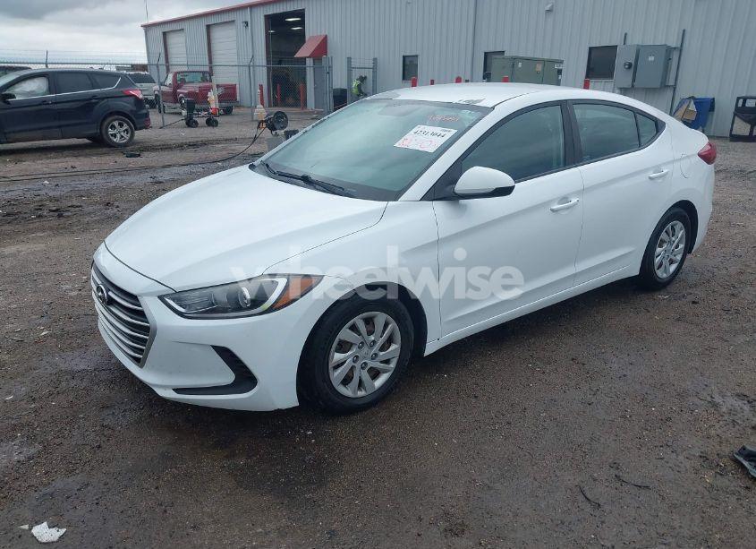 Photo 2 of 2018 Hyundai Elantra SE (VIN 5NPD74LF0JH342332)