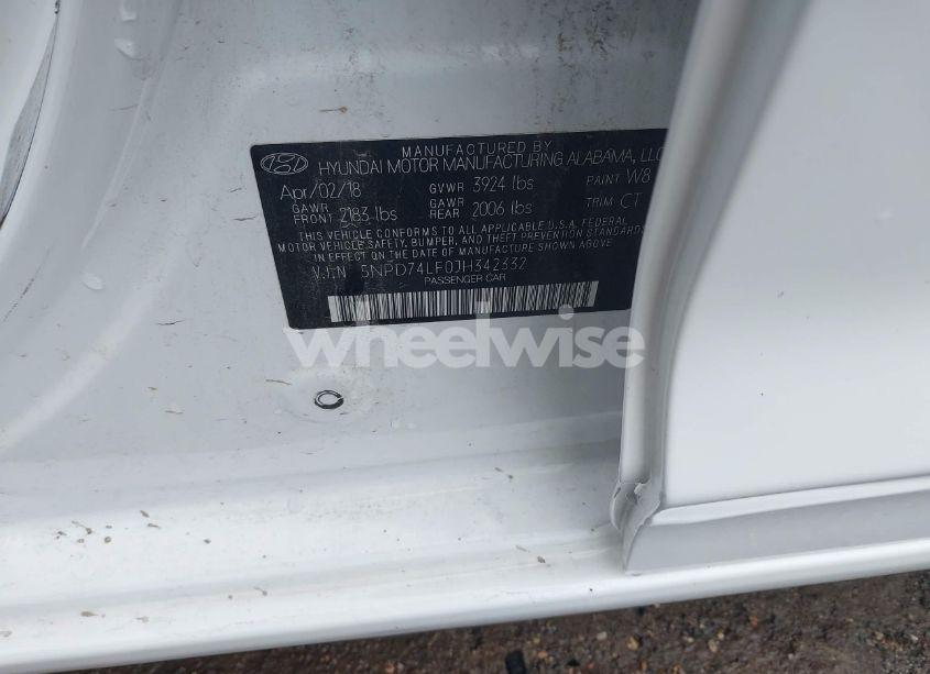 Photo 9 of 2018 Hyundai Elantra SE (VIN 5NPD74LF0JH342332)